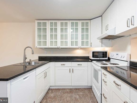 3rd image of 11893 New Country Ln