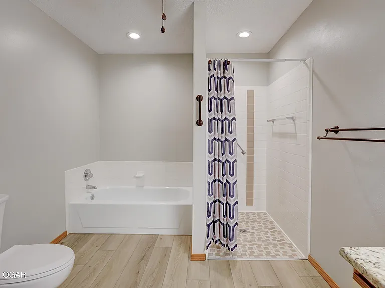 416 W Spring St #1 — Photo 17