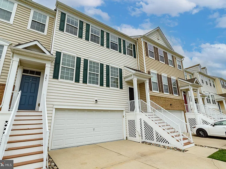 303 Ellison Dr — Photo 3