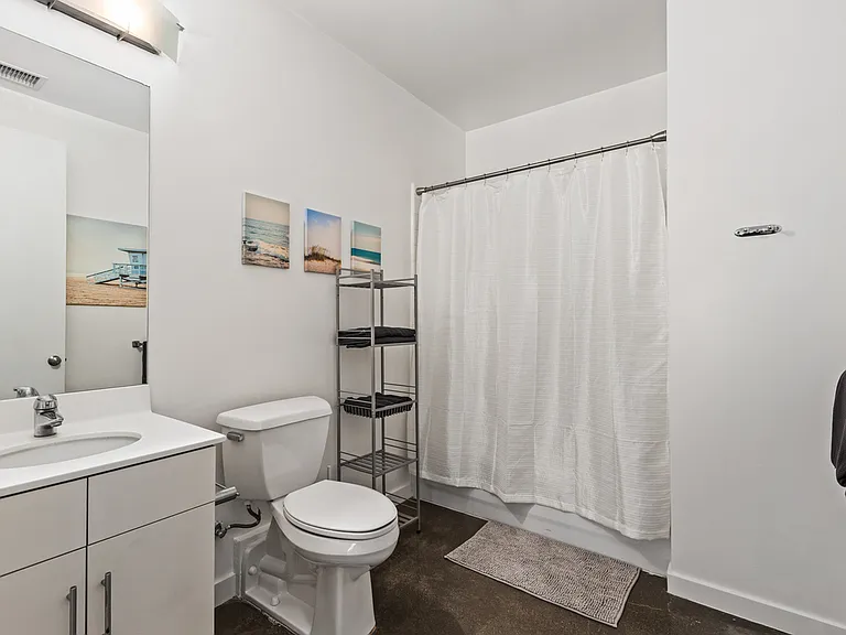 527 10th Ave #211 — Photo 15