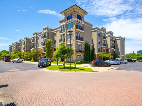 Riverwalk Apartments