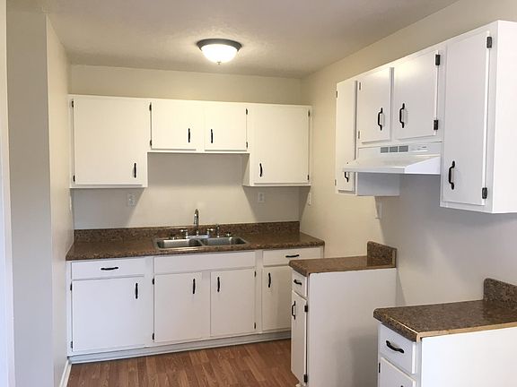 4th image of 1002 Idlewylde Cir