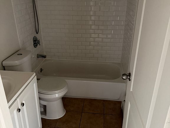 5th image of 81 Shaker Heights Rd #78