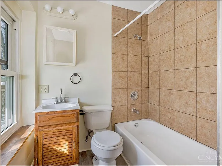279 Renner St — Photo 4