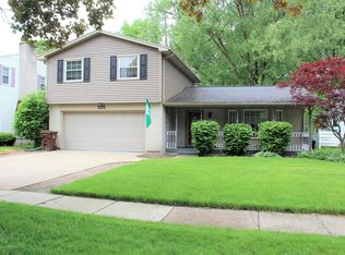 1215 Kimberly Dr, Lansing, MI 48912