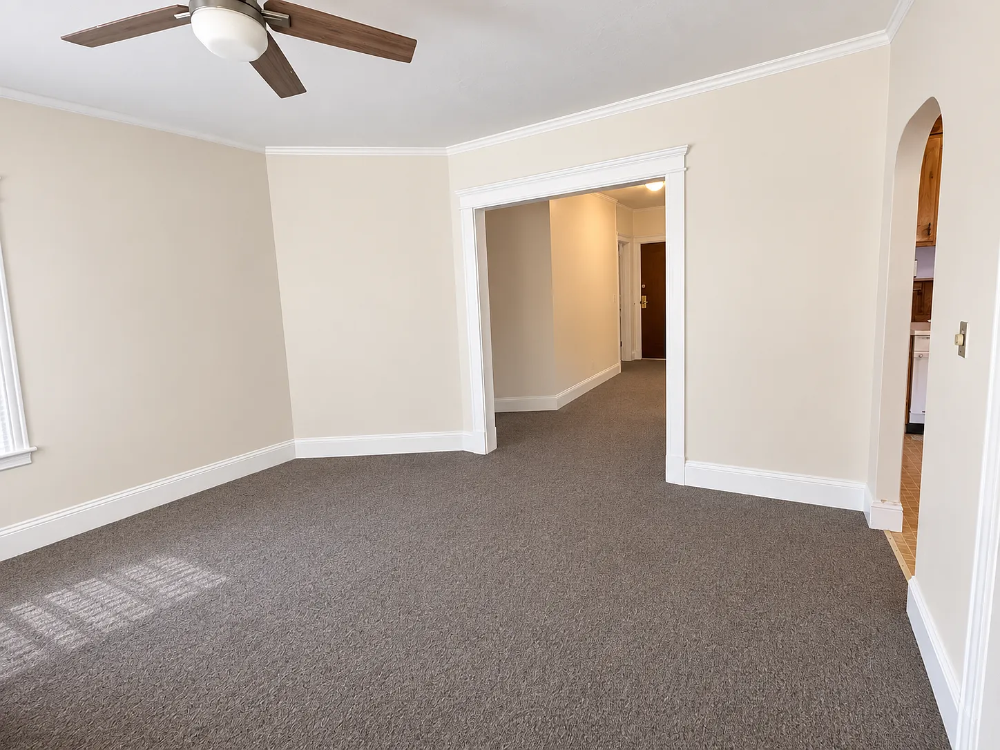 3 bed, 1150 sqft, $3,650 — Photo 2