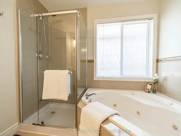 2330 Grand Oak Trl — Photo 32