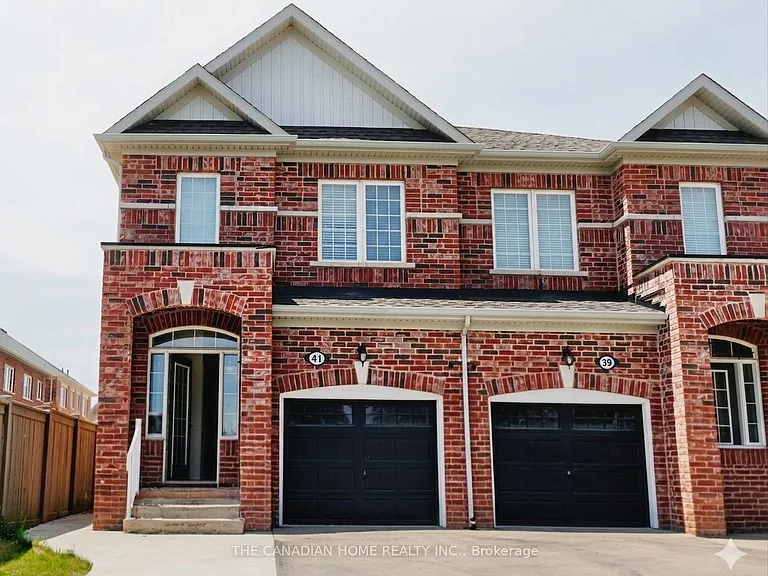 41 Crumlin Cres — Photo 1