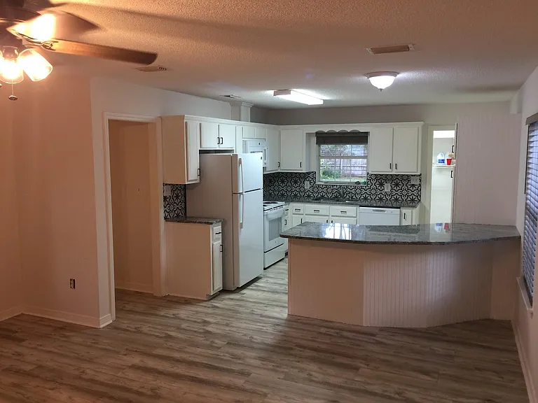 6958 Viola Rd — Photo 5