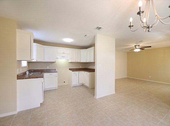5th image of 33111 Bluejay Cir