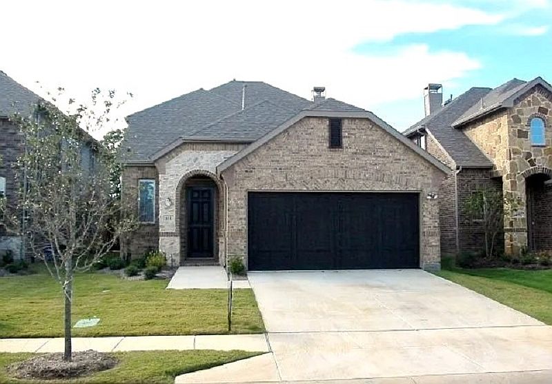1st image of 831 Kirby Dr