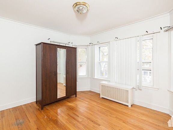 4th image of 6216 N Mozart St #2A