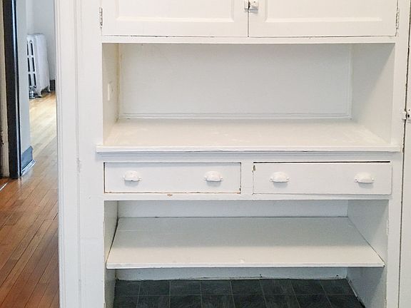 4th image of 4606.1 N Winchester Ave #1B