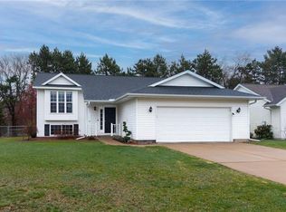 3531 Briarcrest Dr, Eau Claire, WI 54701