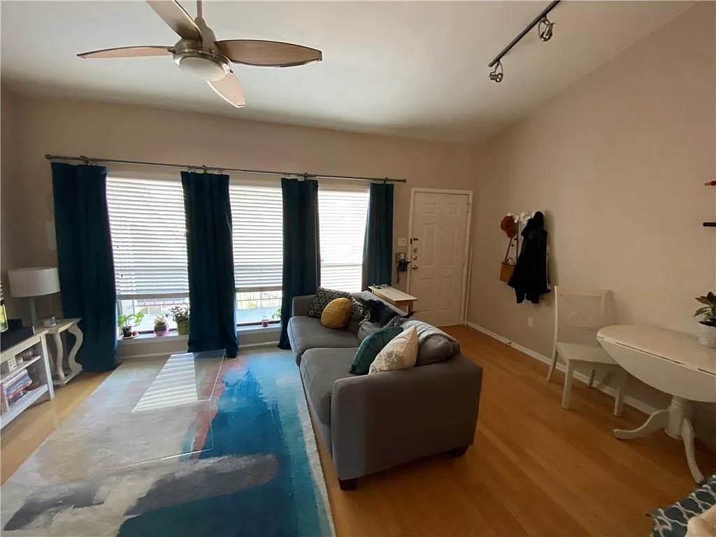 2901 San Jacinto Blvd Apt 305 — Photo 4