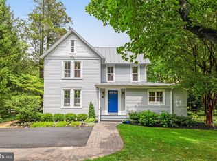 403 Creek Crossing Rd NE, Vienna, VA 22180