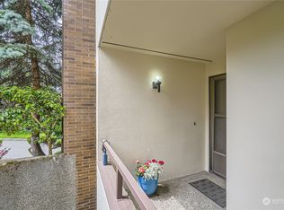 10923 Glen Acres Dr S APT B, Seattle, WA 98168
