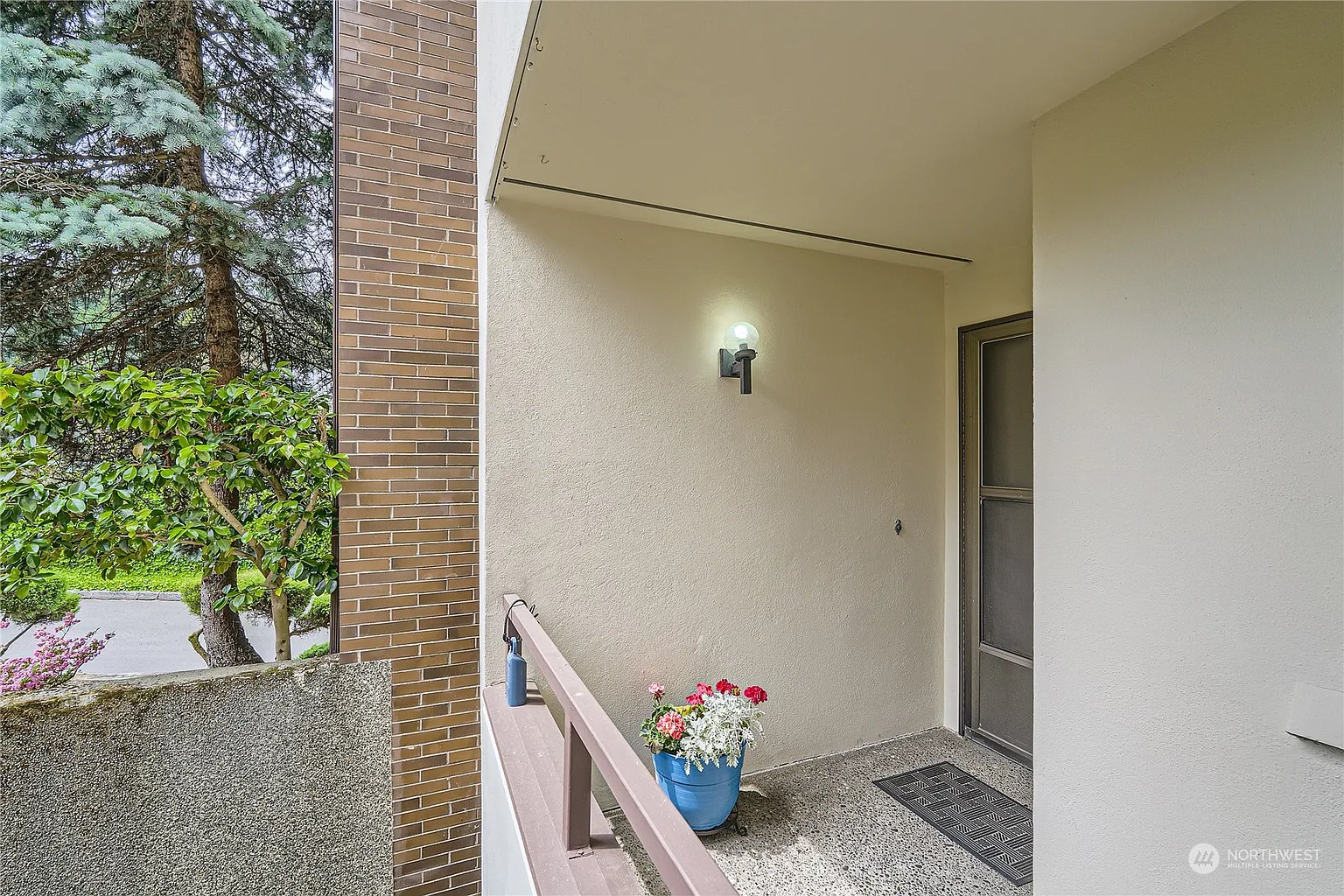 10923 Glen Acres Drive S #B photo 1