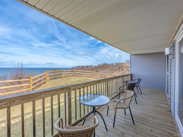 805 Bluffs Drive N #805, Baiting Hollow, NY 11933