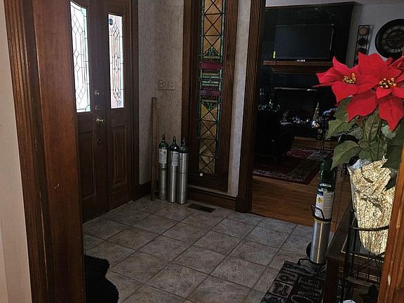 5th image of 126 Magnolia Dr