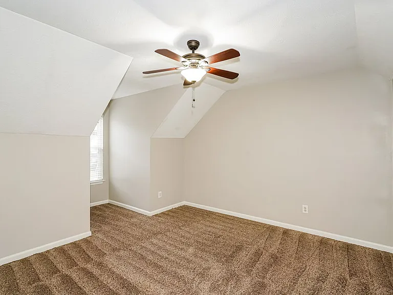 725 Holland Ridge Dr — Photo 15