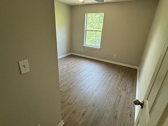 3rd image of 712 East Ave
