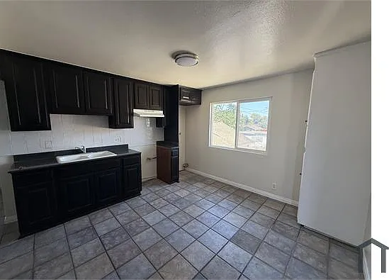 536 W Century Blvd #1/2 — Photo 5