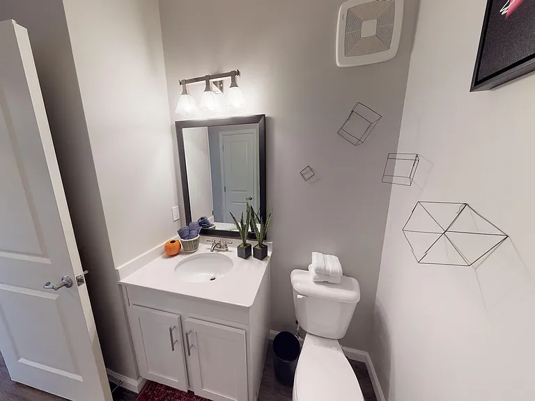 1529 N High St — Photo 36