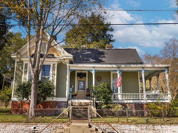 2nd image of 515 Military Rd