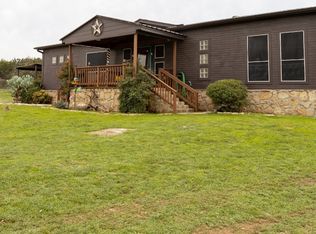 300 Ridge Dr N, Cleburne, TX 76033