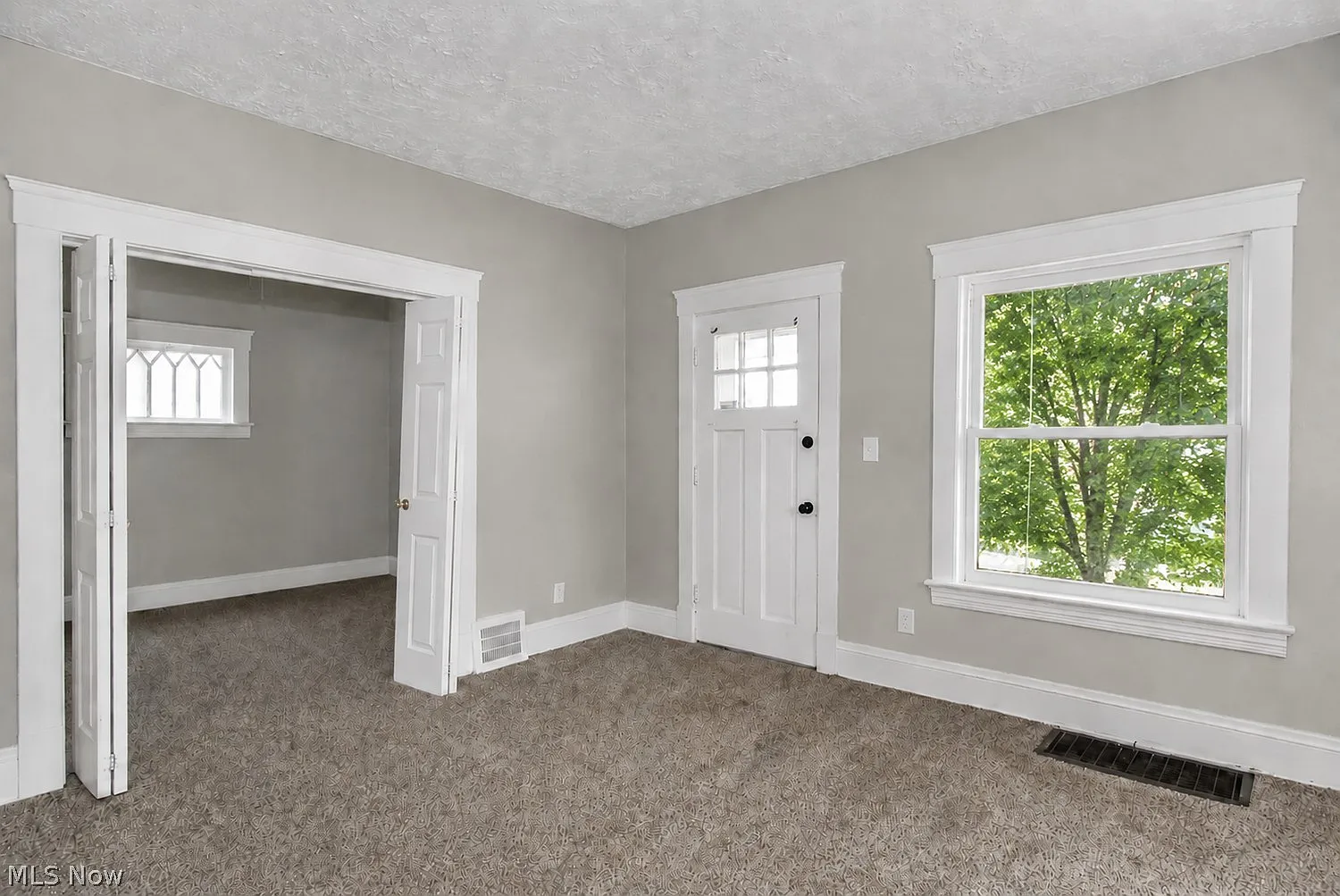 2 bed, 1.0 bath, 1620 sqft, $1,100 — Photo 3