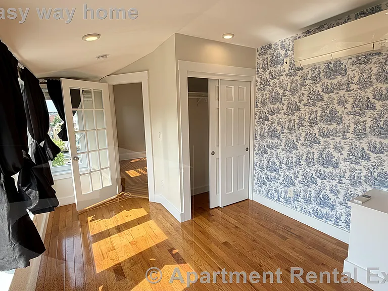 9 Ashland St — Photo 4