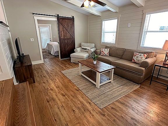 4th image of 1219 Thomas Dr #166