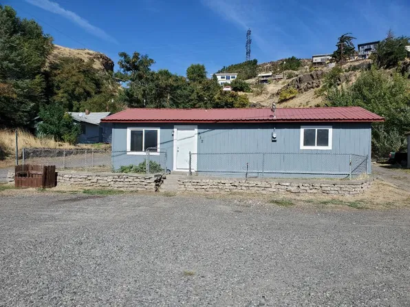 312 Bunn Canyon Rd, Wishram, WA 98673