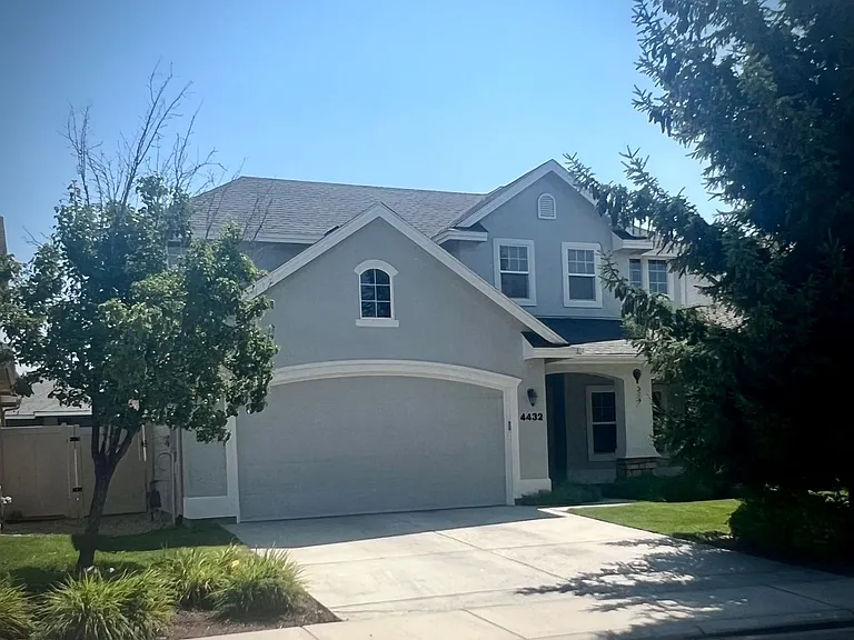 4432 N Kilee Ave — Photo 2