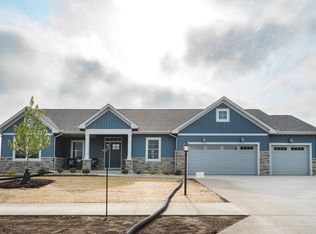208 Wentworth Dr, Wakarusa, IN 46573