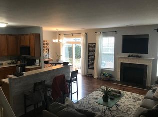 902 Kingston Terrace Ct, Saint Charles, MO 63301