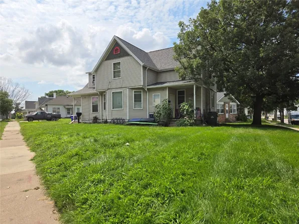 1334 C St SW, Cedar Rapids, IA 52404