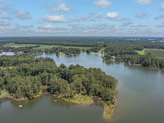 3rd image of 459 Harpers Creek Dr