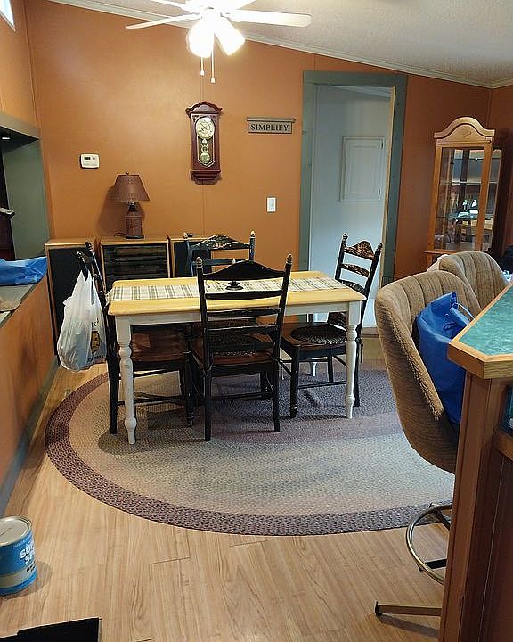 Dining rm 