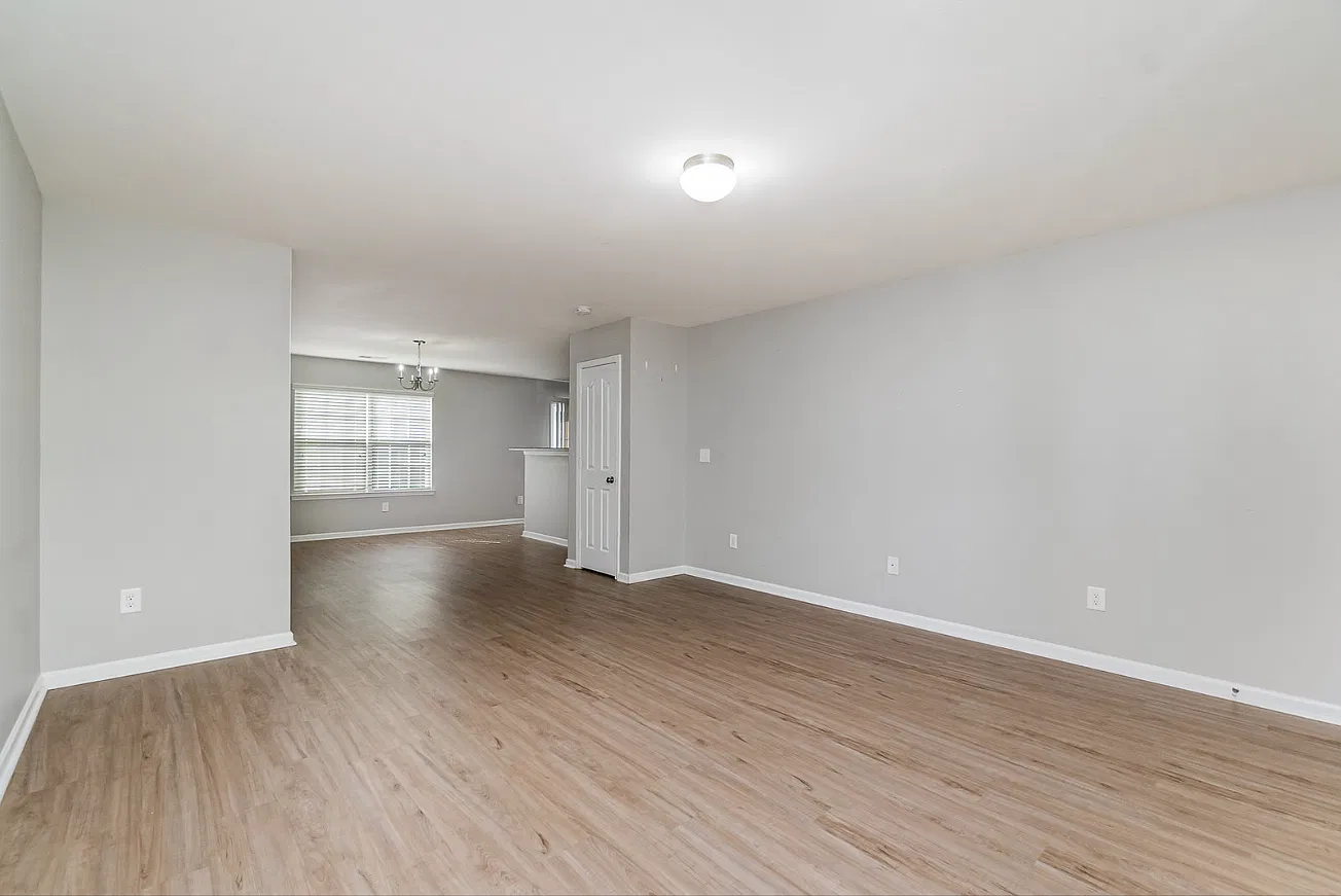 3 bed, 2.5 bath, 1600 sqft, $2,000 — Photo 3
