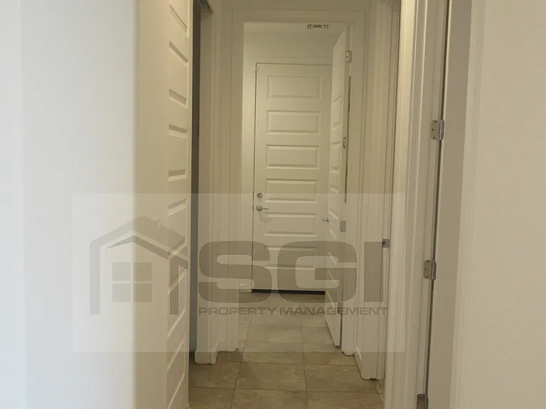 8911 W Bethany Heights Dr — Photo 11
