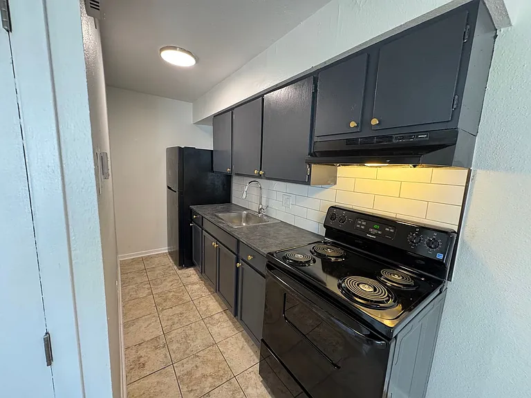 123 Athania Pkwy — Photo 3