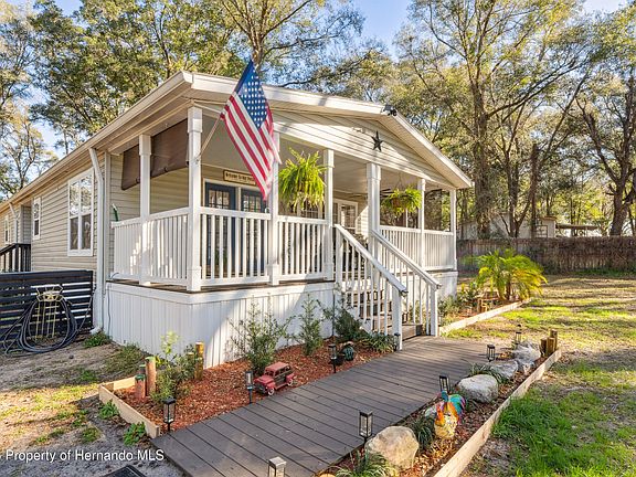 4th image of 25263 Richbarn Rd