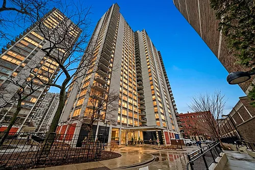 1460 Sandburg Ter #2303A Photo 1