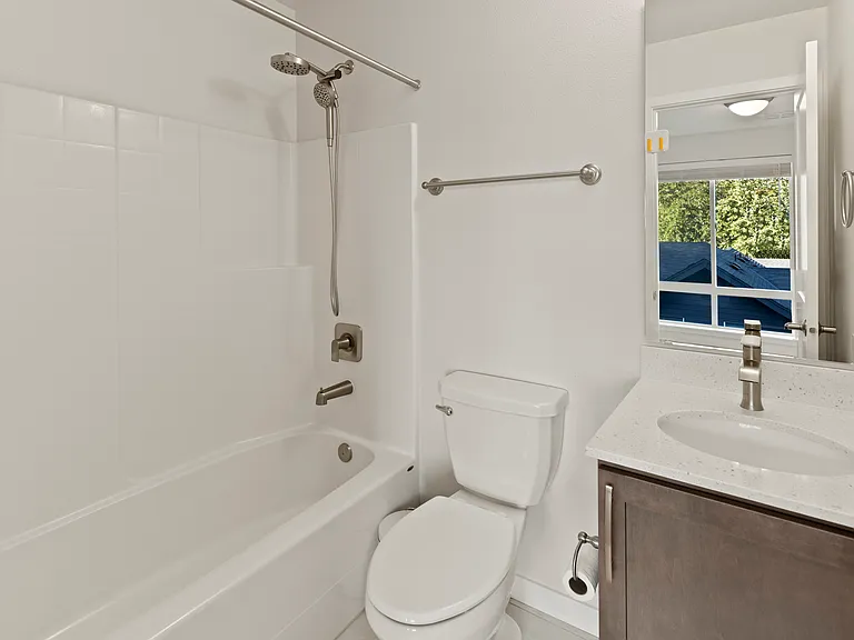 10945 NE 189th Pl #D — Photo 18