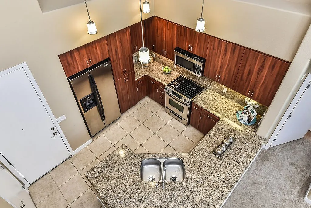 3 bed, 1576 sqft, $3,850 — Photo 4