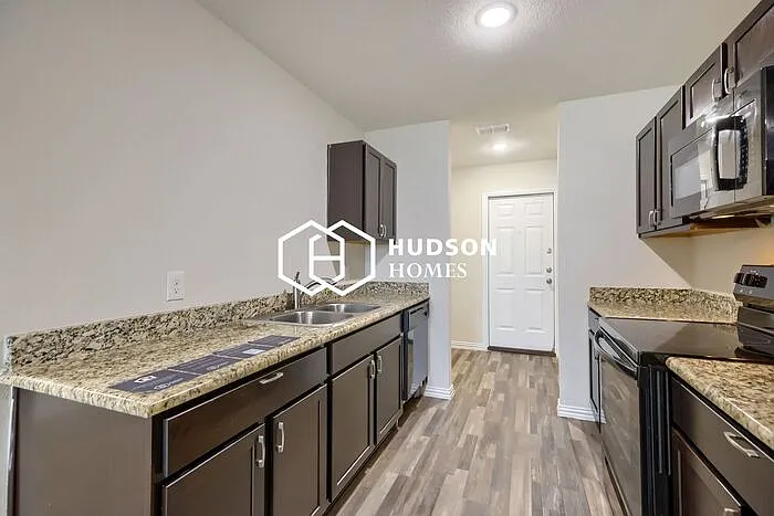 1415 S Austin St — Photo 6