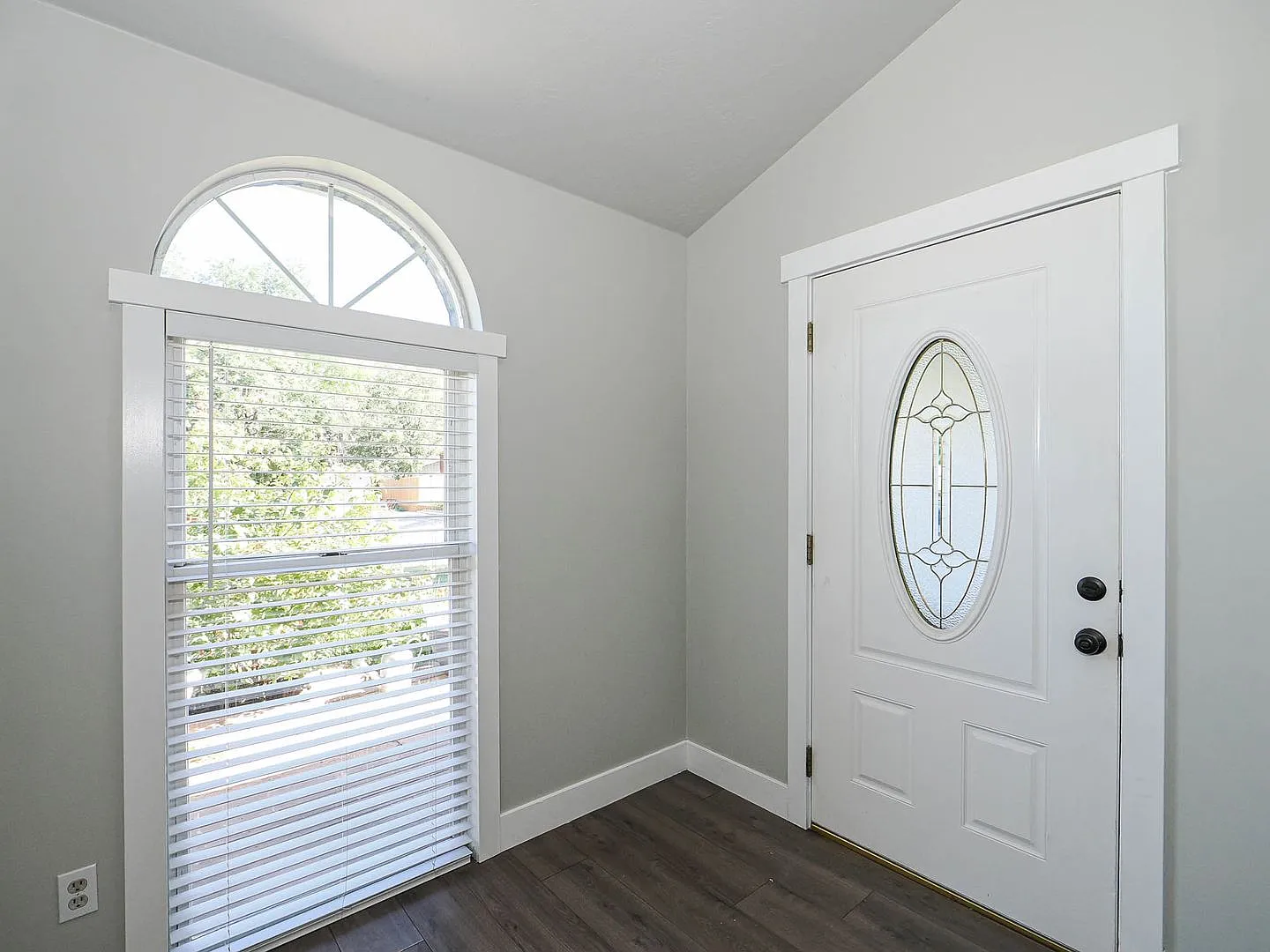 5 bedroom, 2 bath Bountiful Home — Photo 4