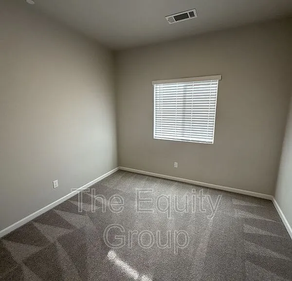 514 S Summit St #102 — Photo 9